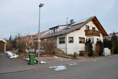 Wohnung zur Miete 940 € 3,5 Zimmer 80 m² 1. Geschoss frei ab 01.09.2025 Nebringen Gäufelden 71126