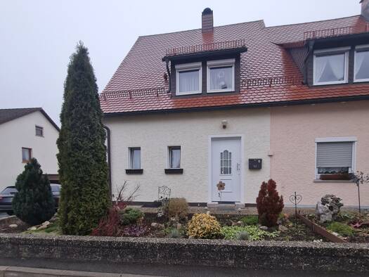 Doppelhaushälfte zum Kauf 259.000 € 5 Zimmer 105 m² 388 m² Grundstück Forstlahm Kulmbach 95326