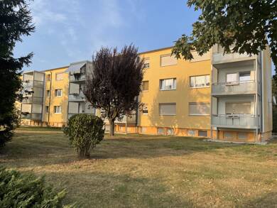 Wohnung zum Kauf 100.000 € 4 Zimmer 90 m² 1. Geschoss Gröbitzer Weg 38 Finsterwalde Finsterwalde 03238