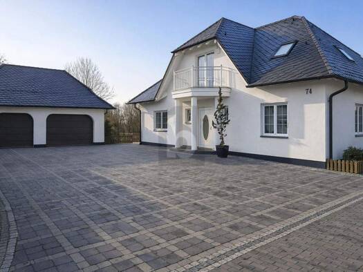 Einfamilienhaus zum Kauf 1.250.000 € 8 Zimmer 244 m² 860 m² Grundstück Hennigsdorf 16761