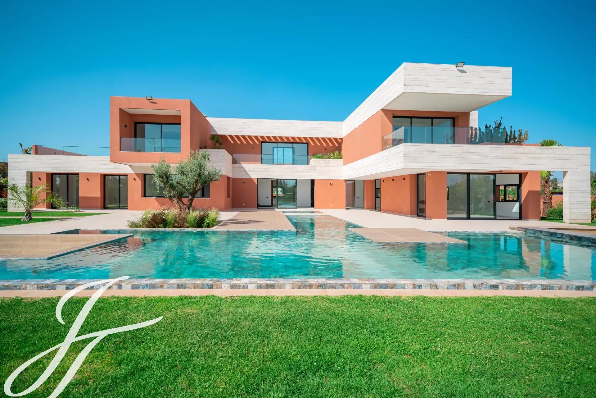 Mehrfamilienhaus zum Kauf als Kapitalanlage geeignet 2.987.000 € 8 Zimmer 800 m²<br/>Wohnfläche 2.004 m²<br/>Grundstück Marrakech 40000