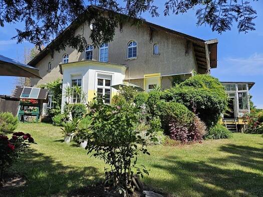 Villa zum Kauf 230.000 € 13 Zimmer 425 m² 1.428 m² Grundstück frei ab sofort Wanzleben 39164