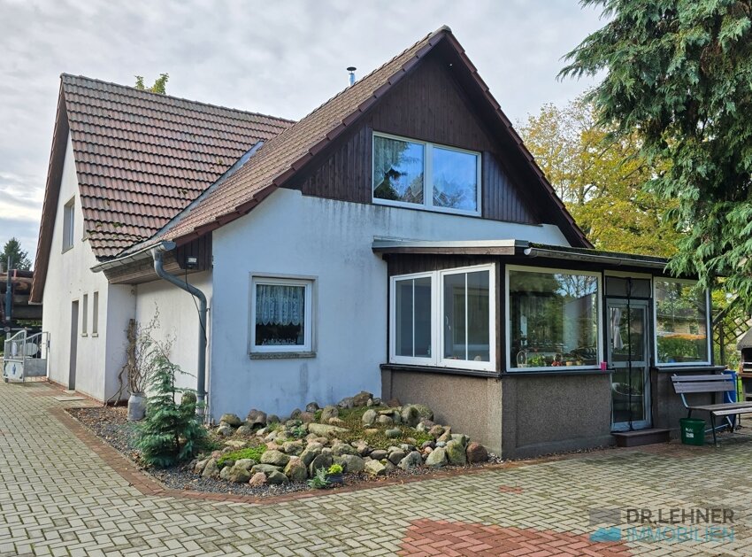 Einfamilienhaus zum Kauf 175.000 € 5 Zimmer 145 m²<br/>Wohnfläche 1.829 m²<br/>Grundstück Steinhagen Steinhagen 18442