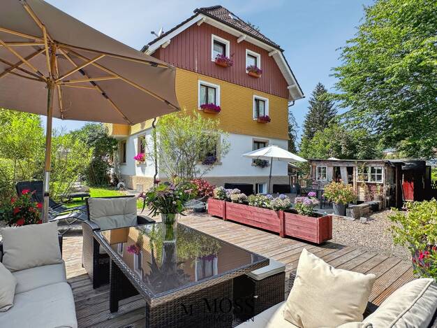 Haus zum Kauf 1.100.000 € 15 Zimmer 296 m² 1.008 m² Grundstück Titisee Titisee-Neustadt 79822