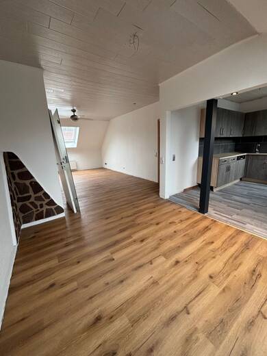 Wohnung zur Miete 1.100 € 5 Zimmer 115 m² Geschoss 2/2 frei ab sofort Hassel Sankt Ingbert 66386