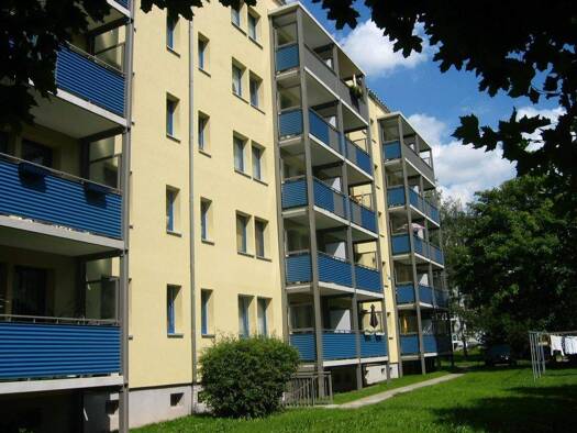 Wohnung zur Miete 239 € 2 Zimmer 41,9 m² 4. Geschoss Stauffenbergstraße 66 Saalfeld 07318