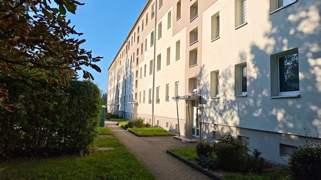 Wohnung zur Miete 150 € 3 Zimmer 57,8 m² 1. Geschoss frei ab sofort Am Stadion 22 Regis-Breitingen 04565