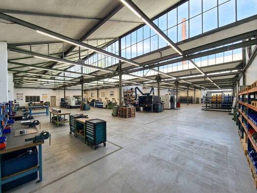 Lagerhalle zur Miete 4 € 1.000 m² Lagerfläche Freital Freital 01705