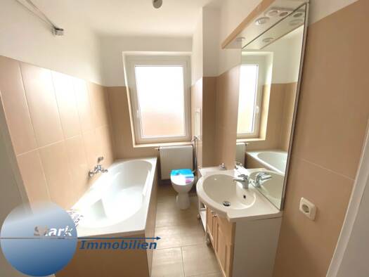 Wohnung zur Miete 305 € 1 Zimmer 42 m² 1. Geschoss frei ab sofort Vordere Gellertstraße 1 Haselbrunn Plauen 08525