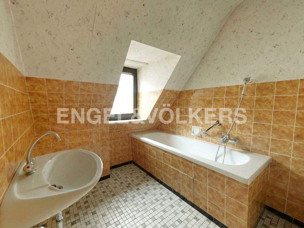 Immobilie in Ebrach - Charmante Doppelhaushälfte mit Geschichte und Gestaltungspotenzial - Bild 3