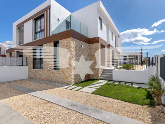 Doppelhaushälfte zum Kauf - Erstbezug provisionsfrei 947.000 € 4 Zimmer 168 m² 232 m² Grundstück Cala Ratjada 07590