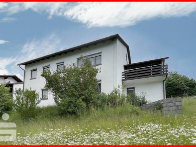 Einfamilienhaus zum Kauf 249.000 € 6 Zimmer 152 m² 693 m² Grundstück frei ab sofort Viechtach Viechtach 94234