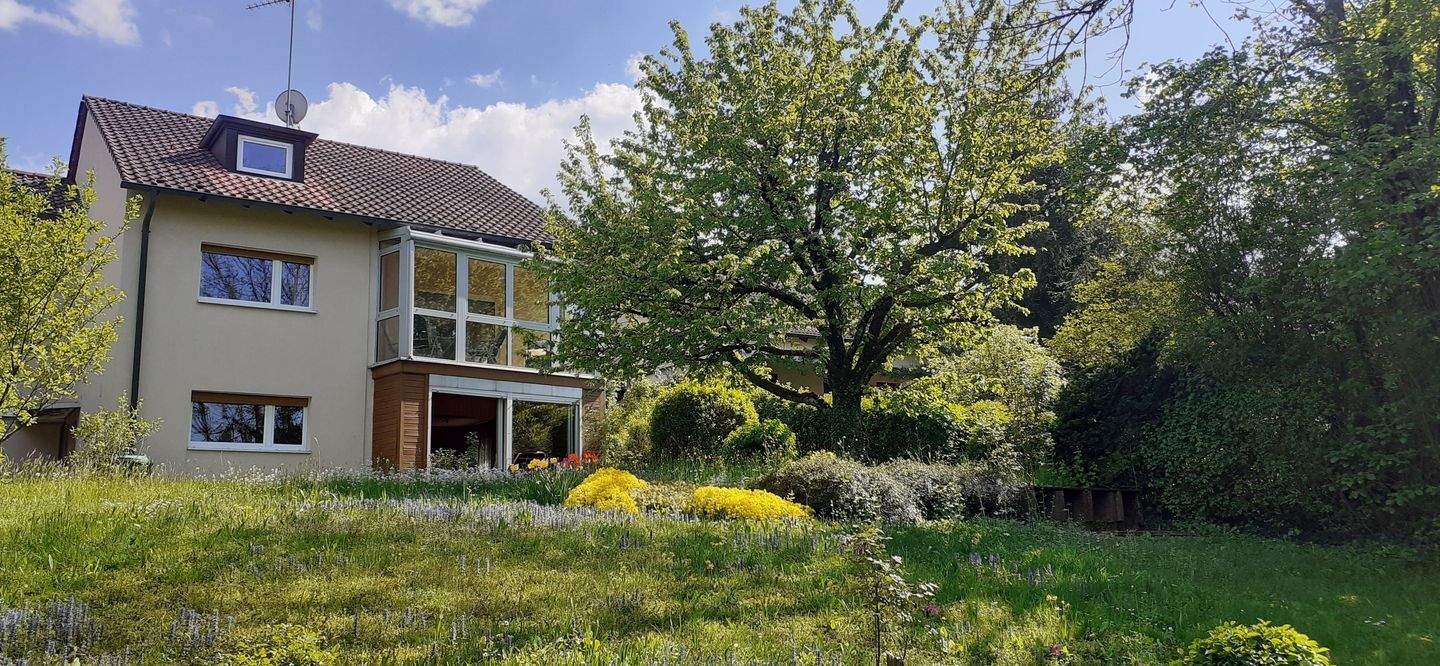 Immobilie in Winterbach - Freistehendes EFH mit ELW in TOP-Aussichtslage mit großem Garten - Bild 0