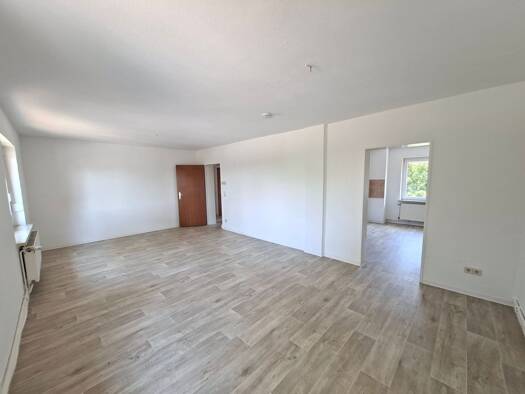 Wohnung zur Miete 465 € 3 Zimmer 77,2 m² frei ab sofort Schönebeck Schönebeck (Elbe) 39218