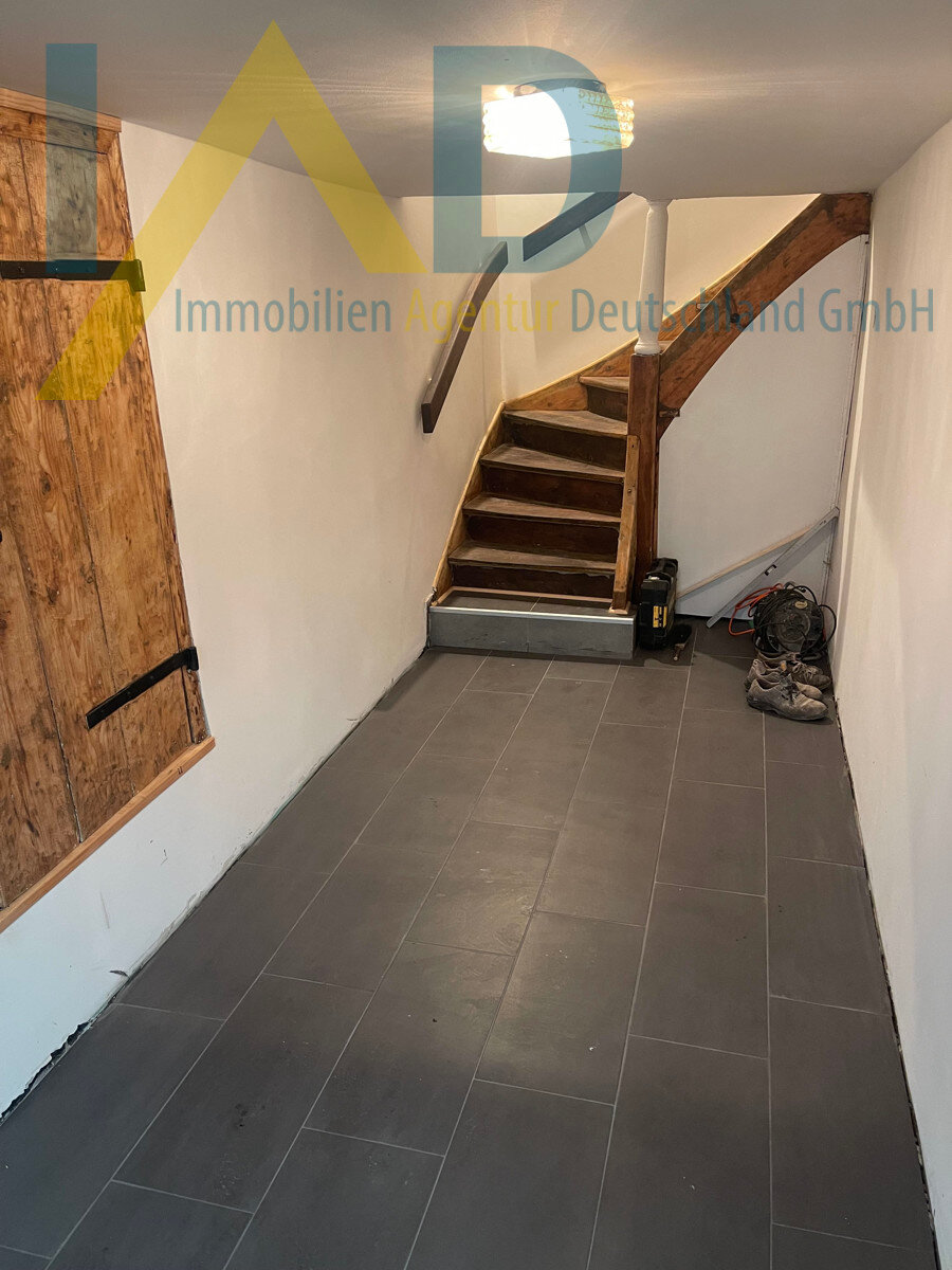 Mehrfamilienhaus zum Kauf 280.000 € 11 Zimmer 300 m²<br/>Wohnfläche 1.200 m²<br/>Grundstück Schuppach Pfedelbach / Schuppach 74629