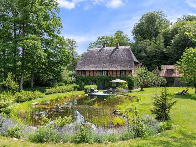 Einfamilienhaus zum Kauf 1.440.000 € 7 Zimmer 287 m² 4.174 m² Grundstück Nütschau Travenbrück 23843