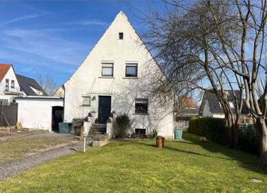 Haus zur Miete 1.070 € 5 Zimmer 131,2 m² 707 m² Grundstück frei ab 01.08.2025 Lichtenfels Lichtenfels 96215
