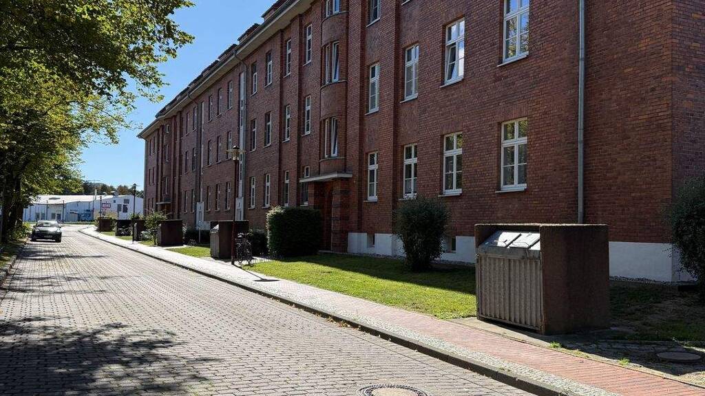 Wohnung zur Miete 450 € 2 Zimmer 58 m² 3 Geschosse frei ab 01.04.2026 Am Exerzierplatz 5 Parchim 19370