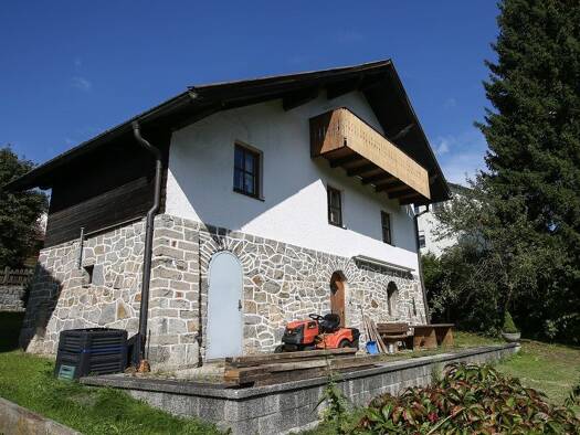 Einfamilienhaus zum Kauf 225.000 € 6 Zimmer 112 m² 555 m² Grundstück frei ab sofort Regen 94209