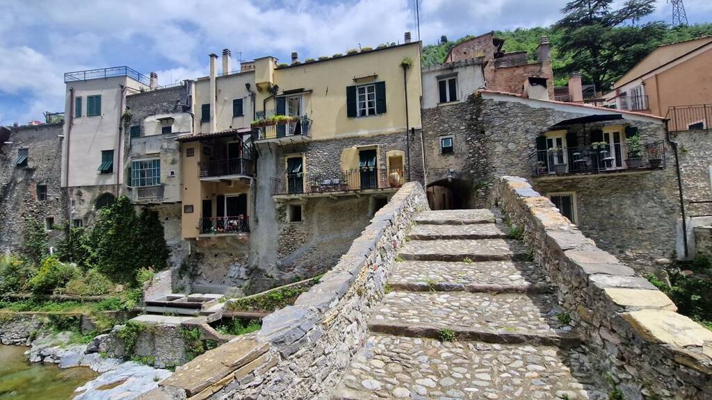 Einfamilienhaus zum Kauf 540.000 € 7 Zimmer 251 m² 80 m² Grundstück Zuccarello 17039