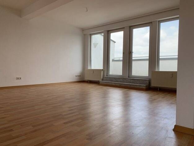 Wohnung zur Miete 724 € 3 Zimmer 90,1 m² 4. Geschoss frei ab 30.10.2026 Lazarusstraße 36 Schönefeld-Abtnaundorf Leipzig 04347