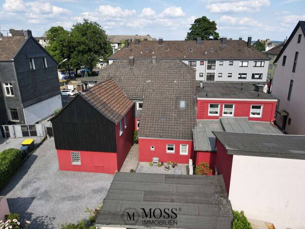 Wohn- und Geschäftshaus zum Kauf als Kapitalanlage geeignet 399.900 € 6 Zimmer 513,4 m² 1.200 m² Grundstück Tönisheide Velbert 42553