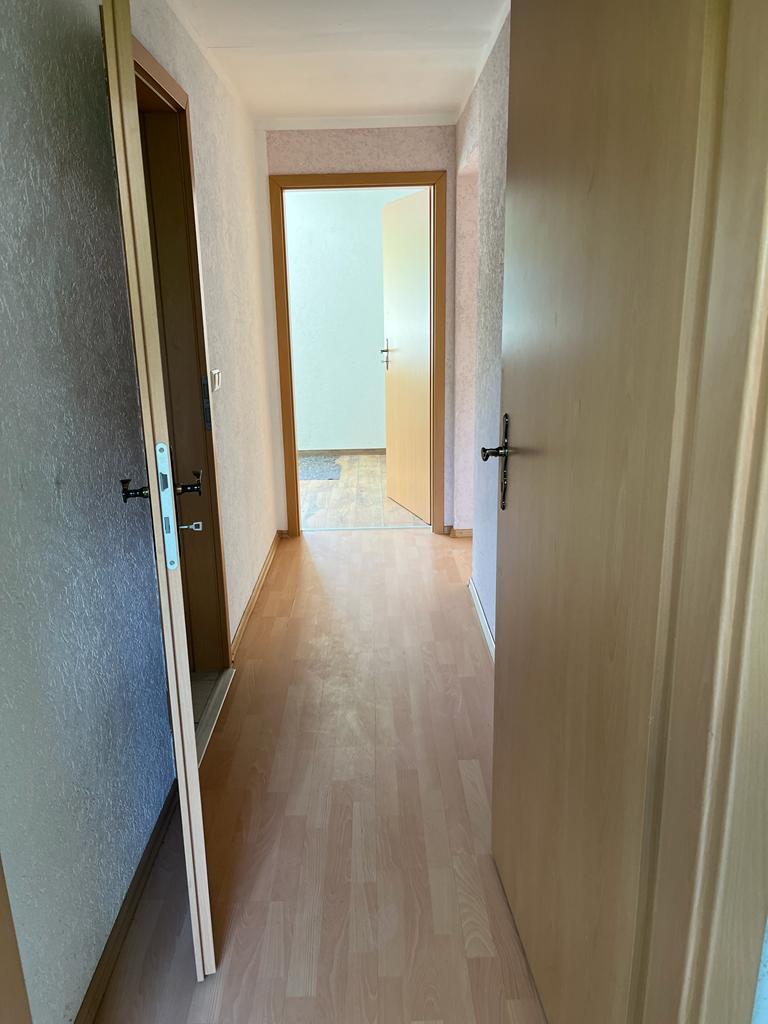 Wohnung zur Miete 260 € 2 Zimmer 43 m²<br/>Wohnfläche EG<br/>Geschoss ab sofort<br/>Verfügbarkeit Florian-Geyer-Straße 4 Saalfeld Saalfeld/Saale 07318