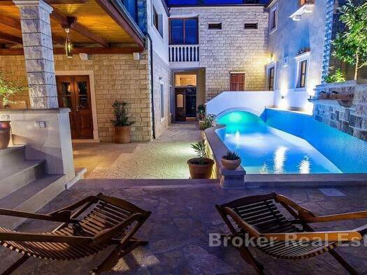 Haus zum Kauf 2.050.000 € 550 m² 787 m² Grundstück Bracevci