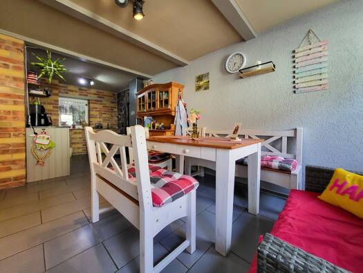 Reihenmittelhaus zum Kauf 293.000 € 5 Zimmer 120 m² 430 m² Grundstück Taucha 04425
