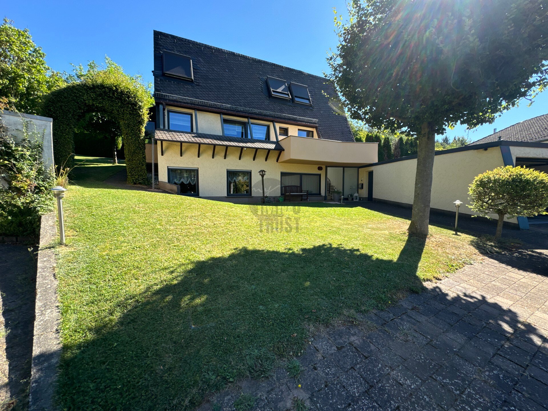 Einfamilienhaus zum Kauf 549.000 € 6,5 Zimmer 219 m²<br/>Wohnfläche 830 m²<br/>Grundstück Bockenau 55595