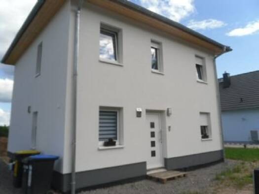 Einfamilienhaus zur Miete 1.190 € 5 Zimmer 110 m² frei ab sofort Bernsdorf Chemnitz 09125