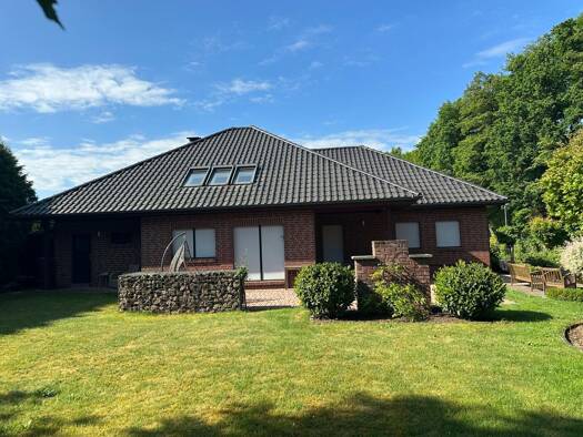 Bungalow zum Kauf 450.000 € 3 Zimmer 130 m² 1.060 m² Grundstück frei ab sofort Forst-Stadt Forst (Lausitz) 03149