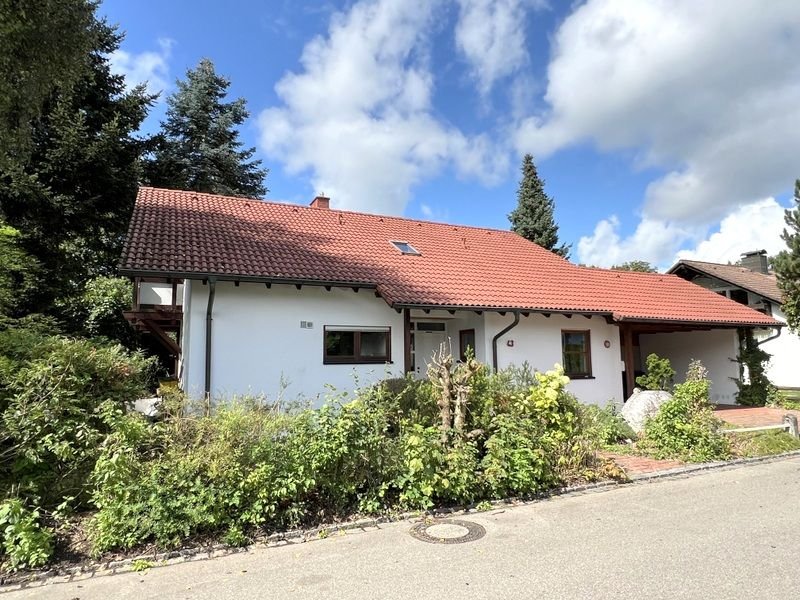 Einfamilienhaus zum Kauf 695.000 € 7 Zimmer 193 m²<br/>Wohnfläche 700 m²<br/>Grundstück ab sofort<br/>Verfügbarkeit Tettnang Tettnang 88069