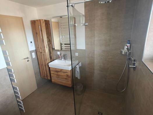 Wohnung zur Miete 900 € 4 Zimmer 100 m² EG frei ab 01.04.2026 Reicholzheim Wertheim 97877