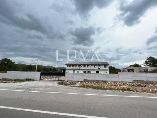 Land-/Forstwirtschaft zur Miete 4.000 € Donje Razine, Sibenik Šibenik
