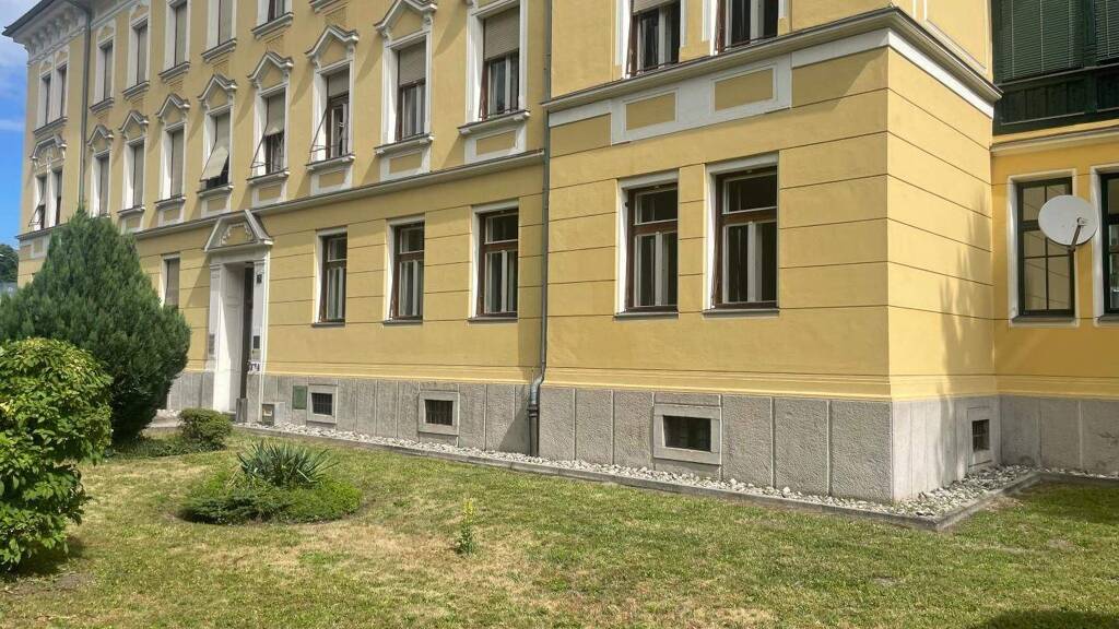 Bürofläche zur Miete 1.100 € 5 Zimmer 160 m² Bürofläche Lind Villach 9500