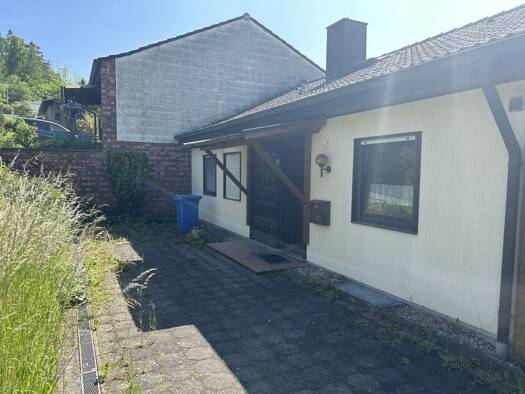 Einfamilienhaus zum Kauf 240.000 € 6 Zimmer 184,1 m² 698 m² Grundstück Bad Brückenau 97769