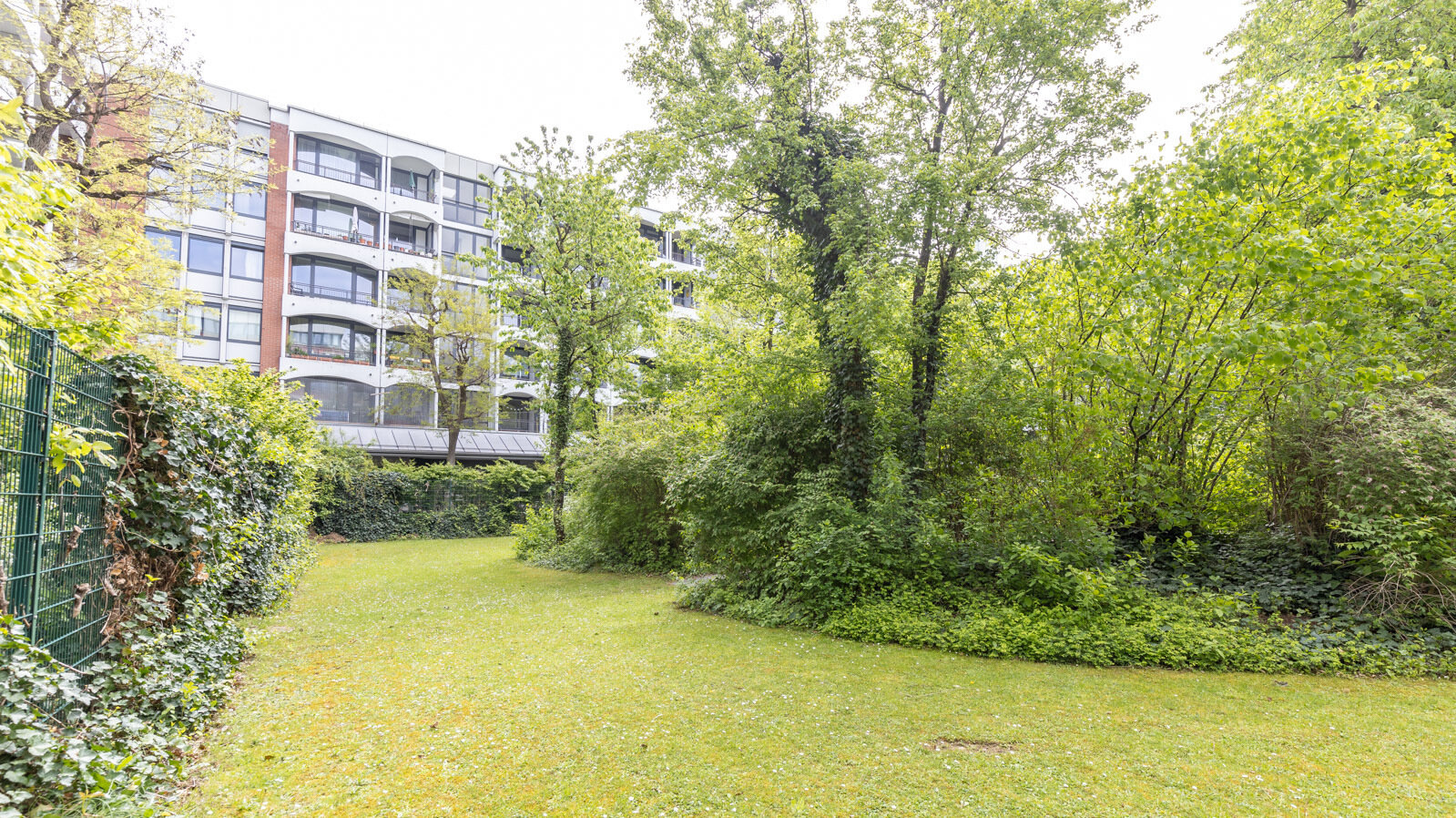 Büro-/Praxisfläche zur Miete 2.560 € 121 m²<br/>Bürofläche Steinhausen München 81677