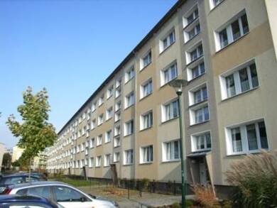Wohnung zur Miete 355 € 3 Zimmer 59,1 m² 3. Geschoss frei ab sofort Riefstahlstr. 18 Neustrelitz Neustrelitz 17235