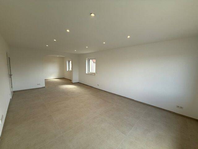 Erstbezug nach Renovierung, 3-Zi-ETW mit Balkon, Garten (ca. 170 m²), FBHZ, 1.OG, 2 Stellplätze, 91058 Erlangen-Eltersdorf – Erlangen – Vorschaubild 11