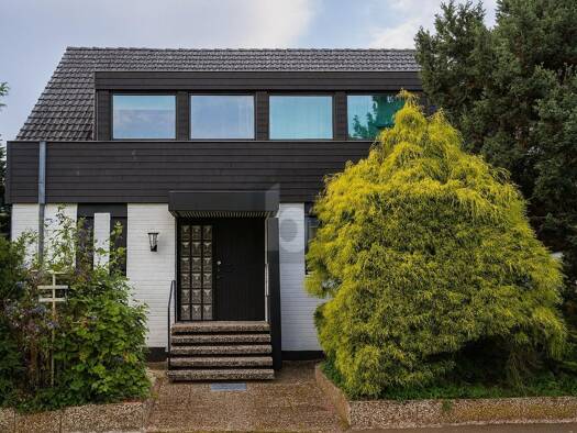 Einfamilienhaus zum Kauf 599.000 € 9 Zimmer 156 m² 634 m² Grundstück Geismar Göttingen 37083