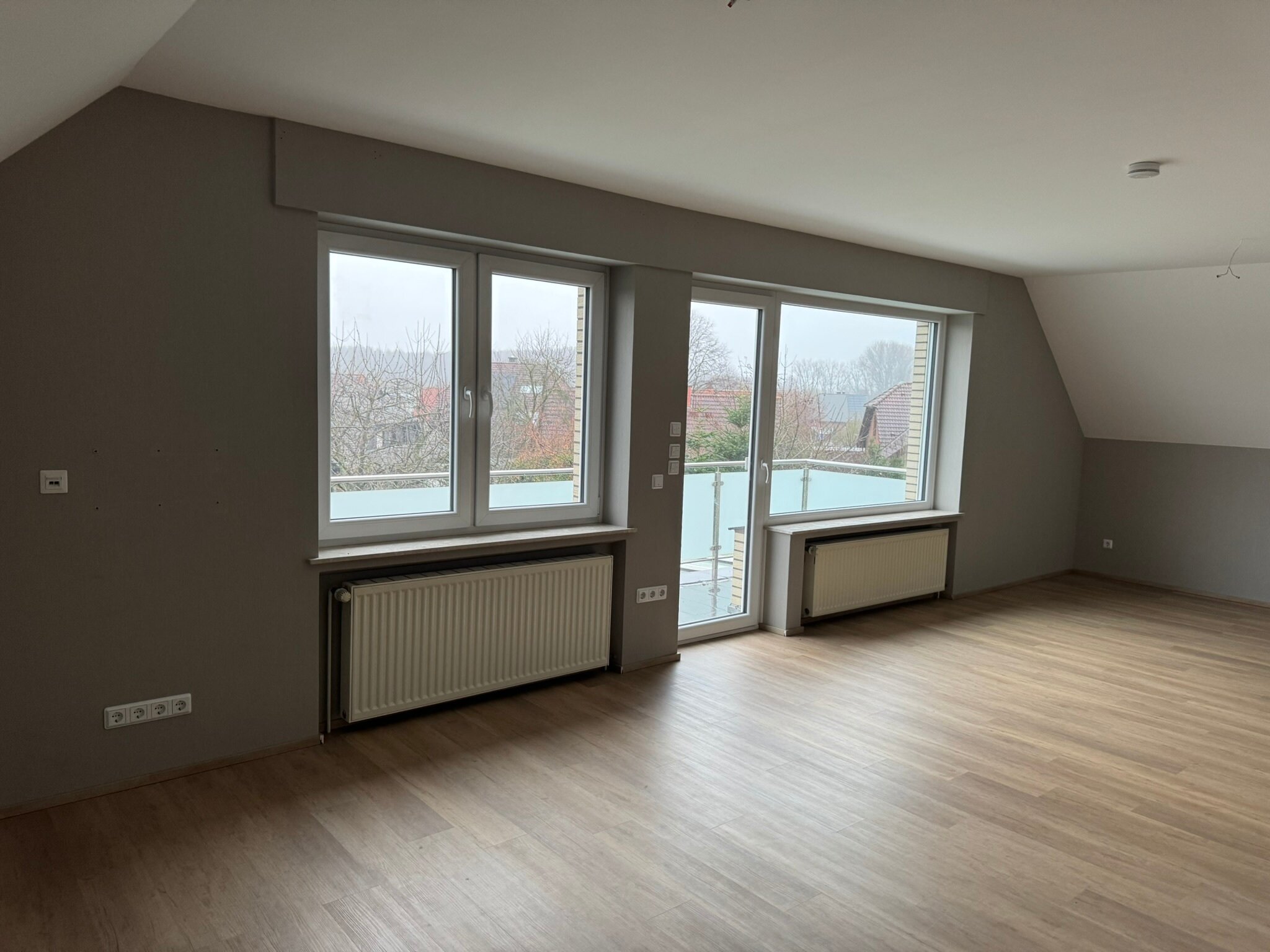 Wohnung zur Miete 870 € 3 Zimmer 87 m²<br/>Wohnfläche 1.<br/>Geschoss ab sofort<br/>Verfügbarkeit Ohrbeck Hasbergen 49205