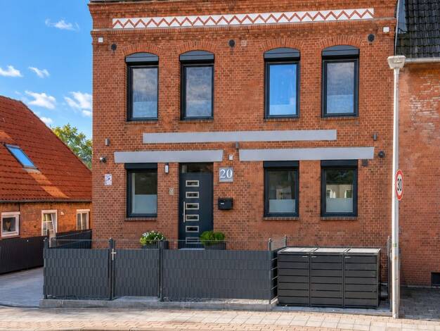 Einfamilienhaus zum Kauf 795.000 € 10 Zimmer 252 m² 400 m² Grundstück Friedrichstraße 20 Husum Husum 25813