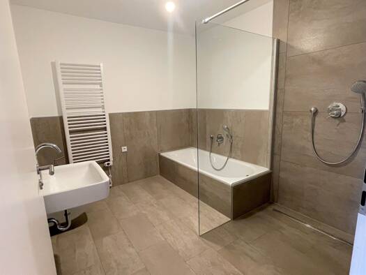 Wohnung zur Miete 2.398 € 2 Zimmer 109 m² 1. Geschoss frei ab 01.09.2025 Beuel Bonn 53225