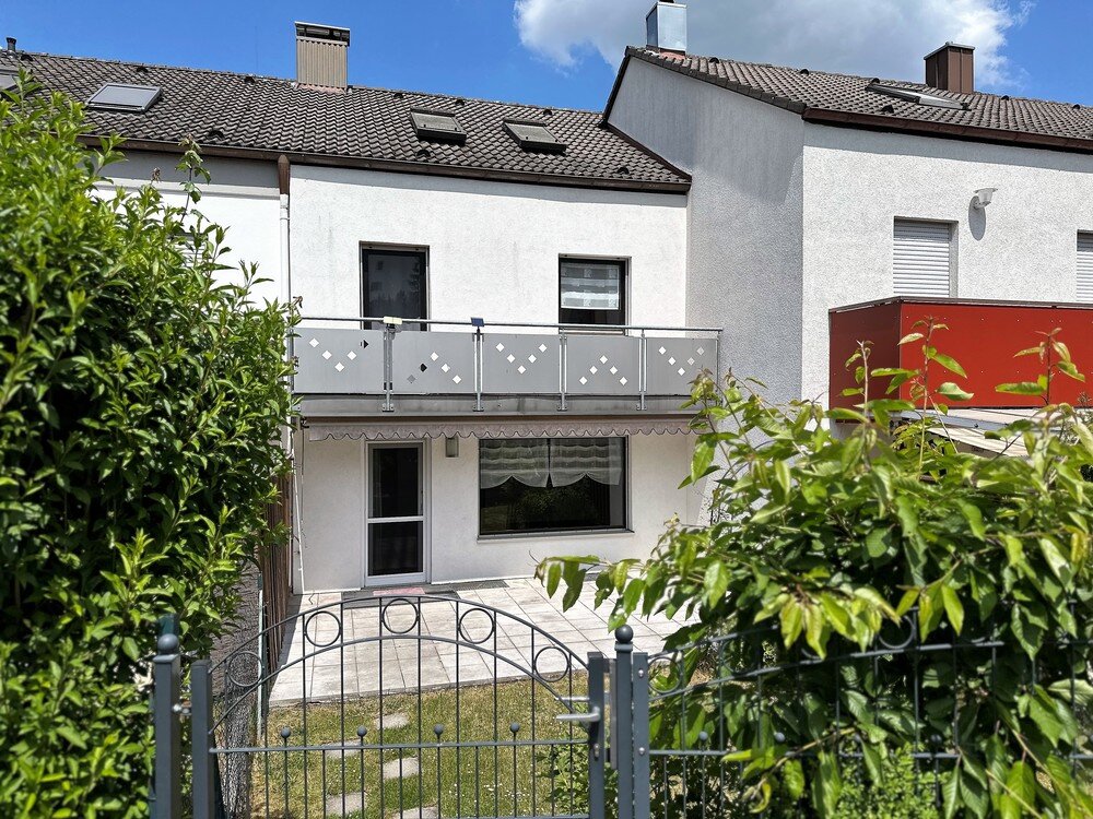 Reihenmittelhaus zum Kauf 279.000 € 6,5 Zimmer 115 m²<br/>Wohnfläche 160 m²<br/>Grundstück Treuchtlingen Treuchtlingen 91757