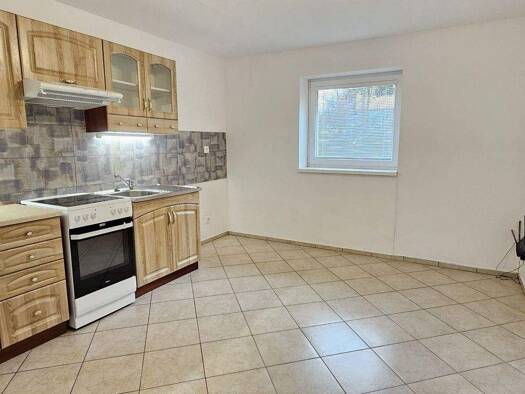 Wohnung zur Miete 12.000 CZK 4 Zimmer 102 m² 1. Geschoss Studánka 34701