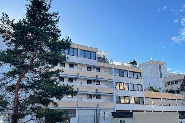 attraktive Wohnung mit möglicher Bürokombination 