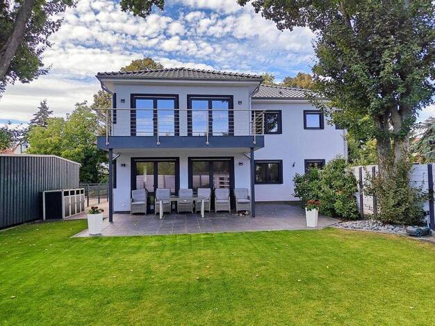 Einfamilienhaus zum Kauf 870.000 € 8 Zimmer 218,1 m² 559 m² Grundstück Fliedergrund 5 Neu Olvenstedt Magdeburg 39130