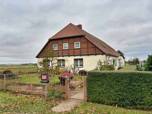 Bauernhaus zum Kauf provisionsfrei 175.000 € 6 Zimmer 170 m² 5.268 m² Grundstück Gehren Strasburg 17335
