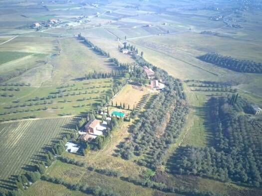 Weingut zum Kauf 10.500.000 € 3.000 m² 960.000 m² Grundstück Montepulciano 53045